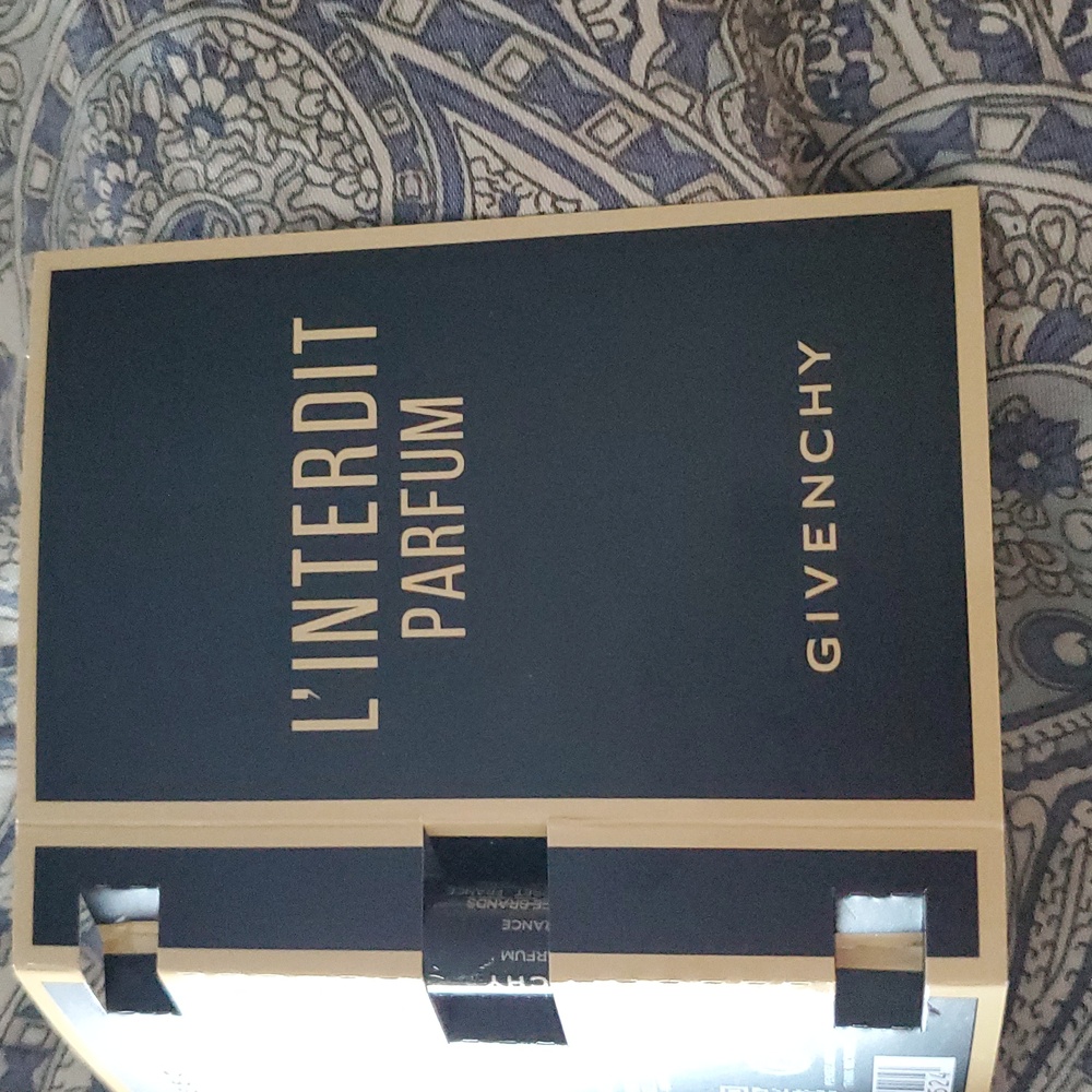 Givenchy L'Interdit - Picture 2 of 3